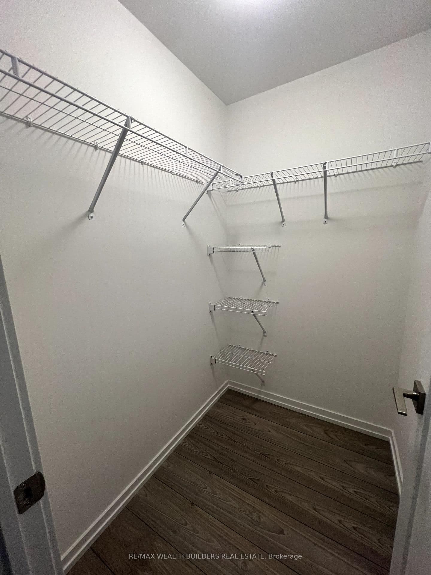 16 Lytham Green Circle, Unit 6 thumbnail 22