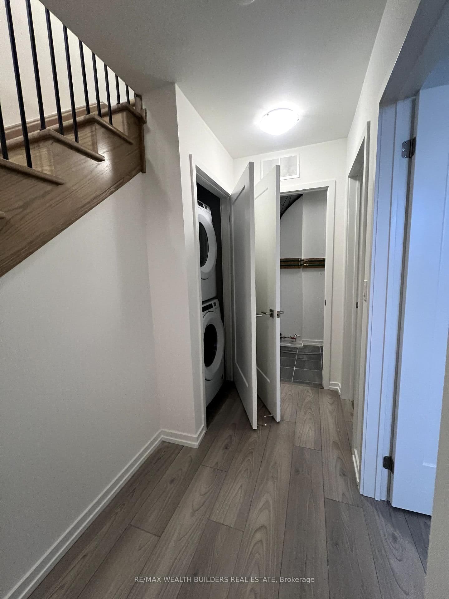 16 Lytham Green Circle, Unit 6 thumbnail 23