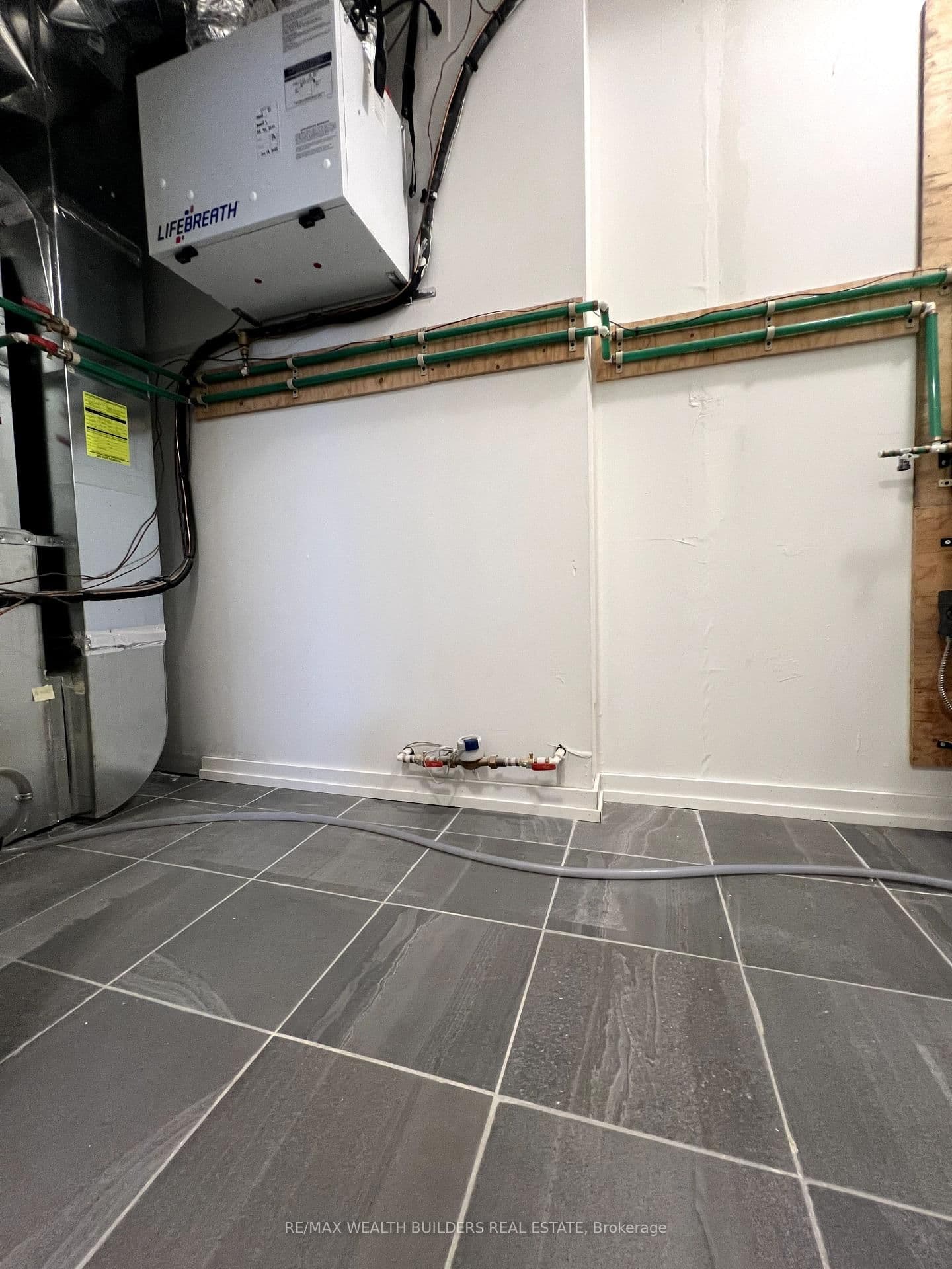 16 Lytham Green Circle, Unit 6 thumbnail 25
