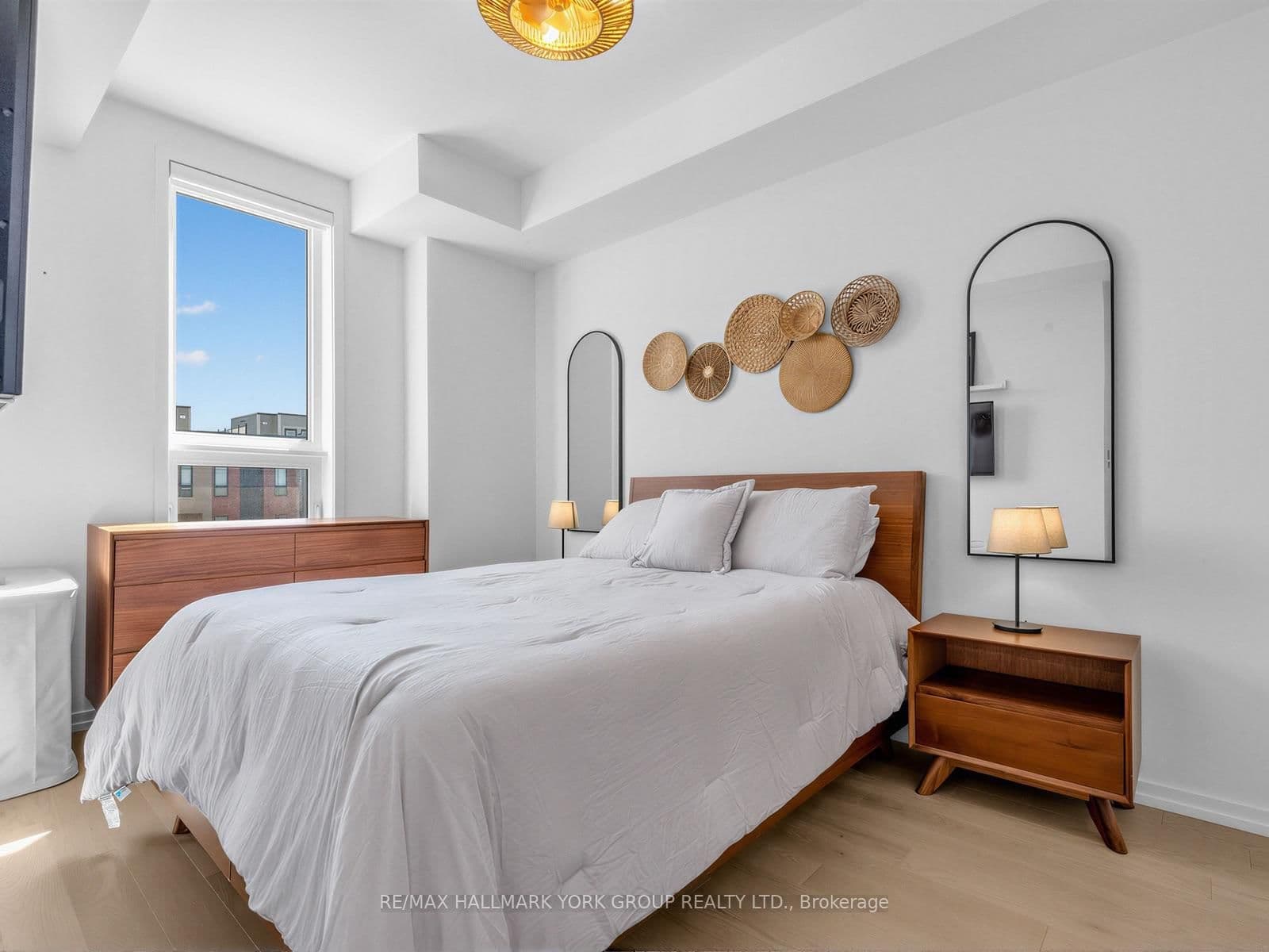 11 Lytham Green Circle, Unit Suite 18 thumbnail 10
