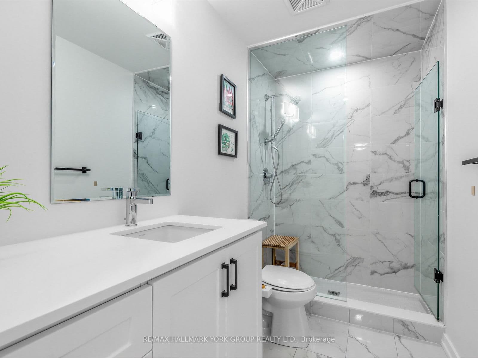 11 Lytham Green Circle, Unit Suite 18 thumbnail 16