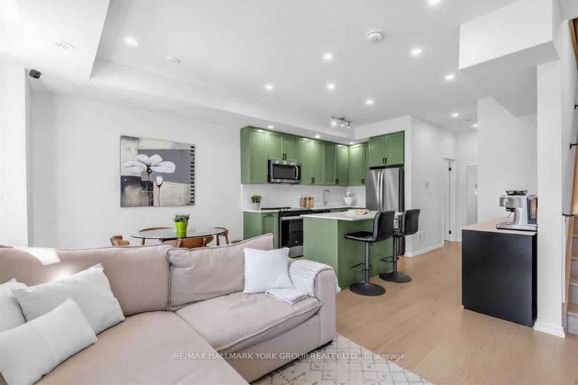 11 Lytham Green Circle, Unit Suite 18 thumbnail 5