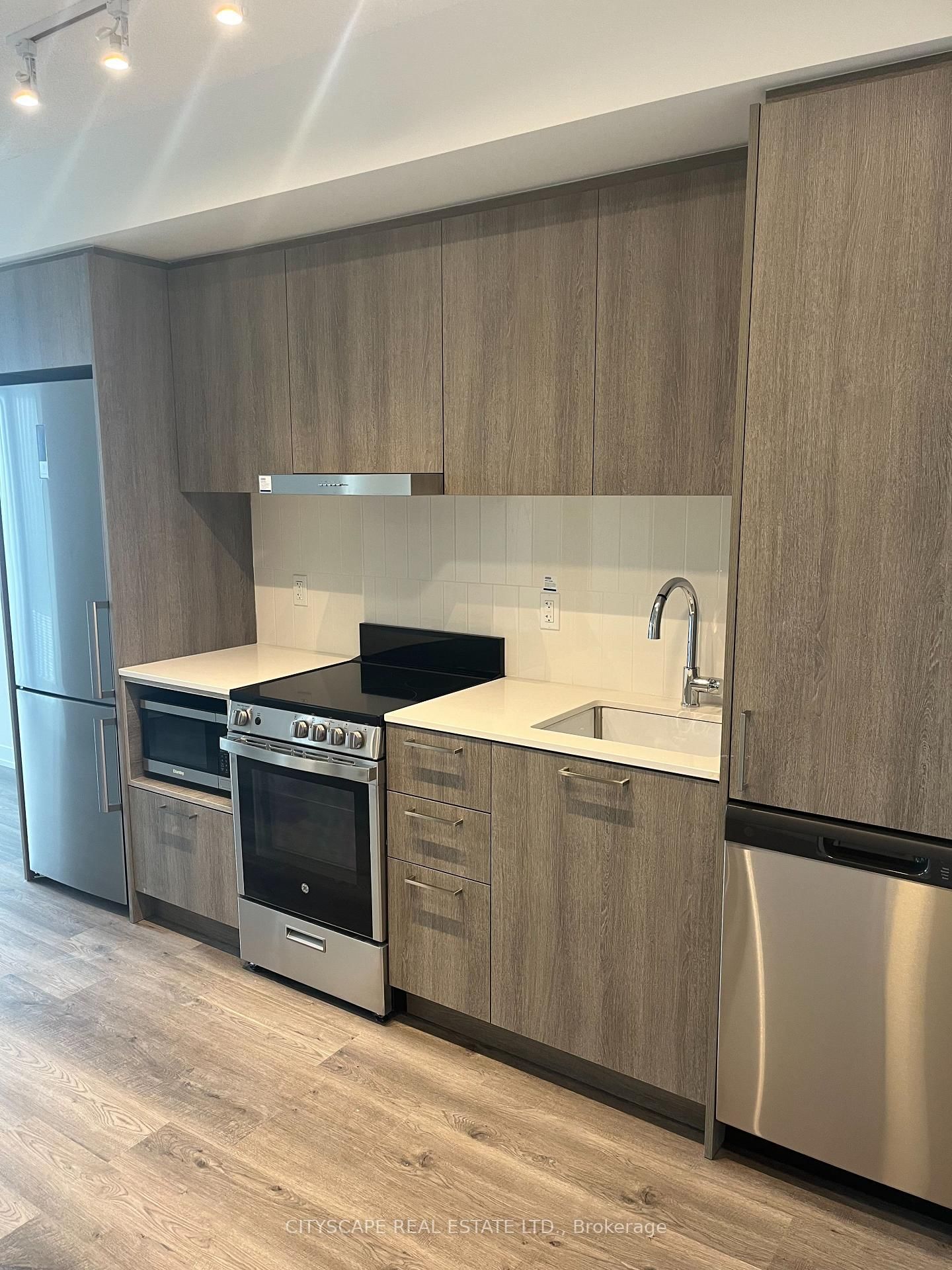 195 Commerce Street, Unit 2505 thumbnail 23