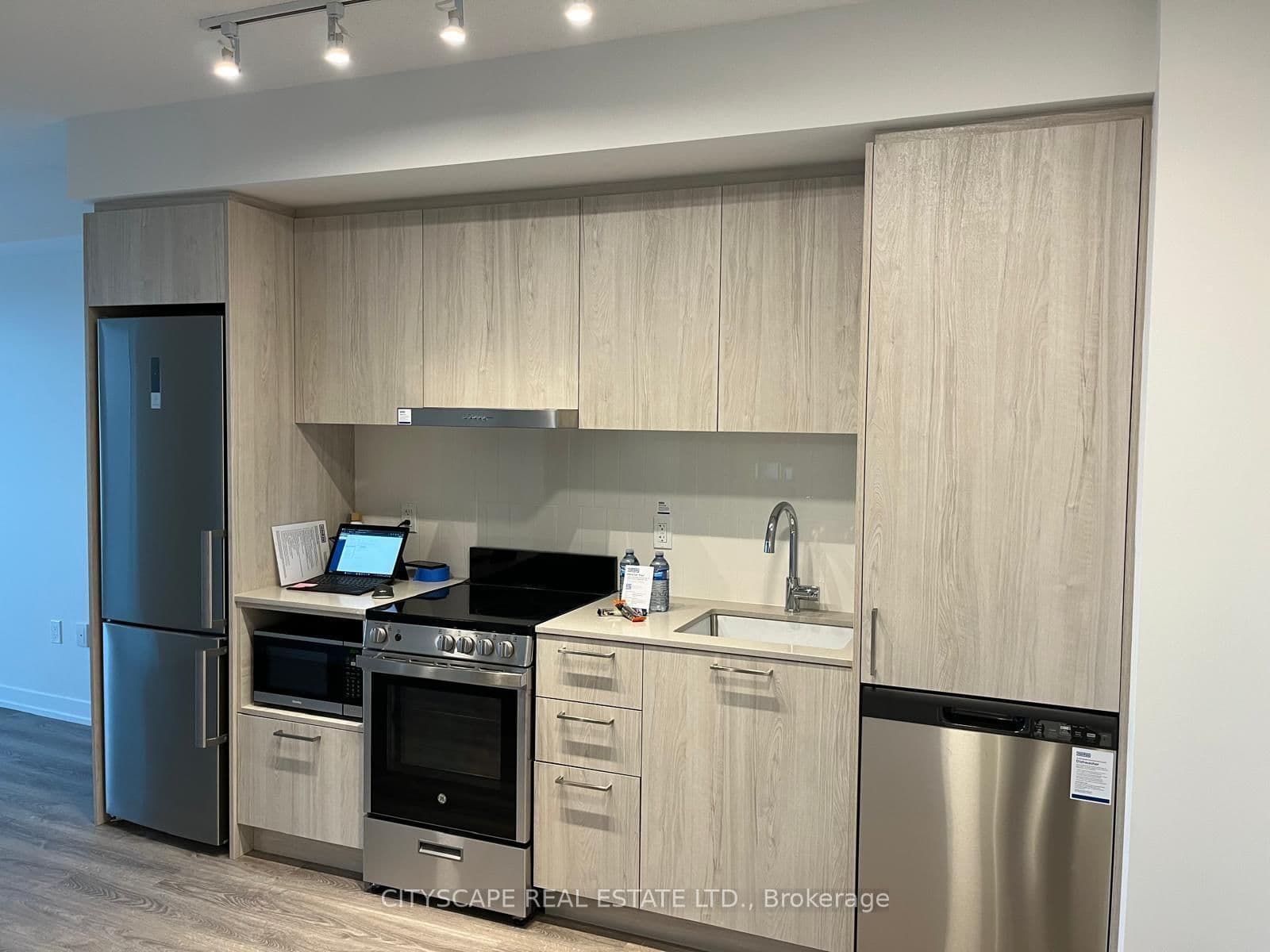 195 Commerce Street, Unit 2505 thumbnail 7