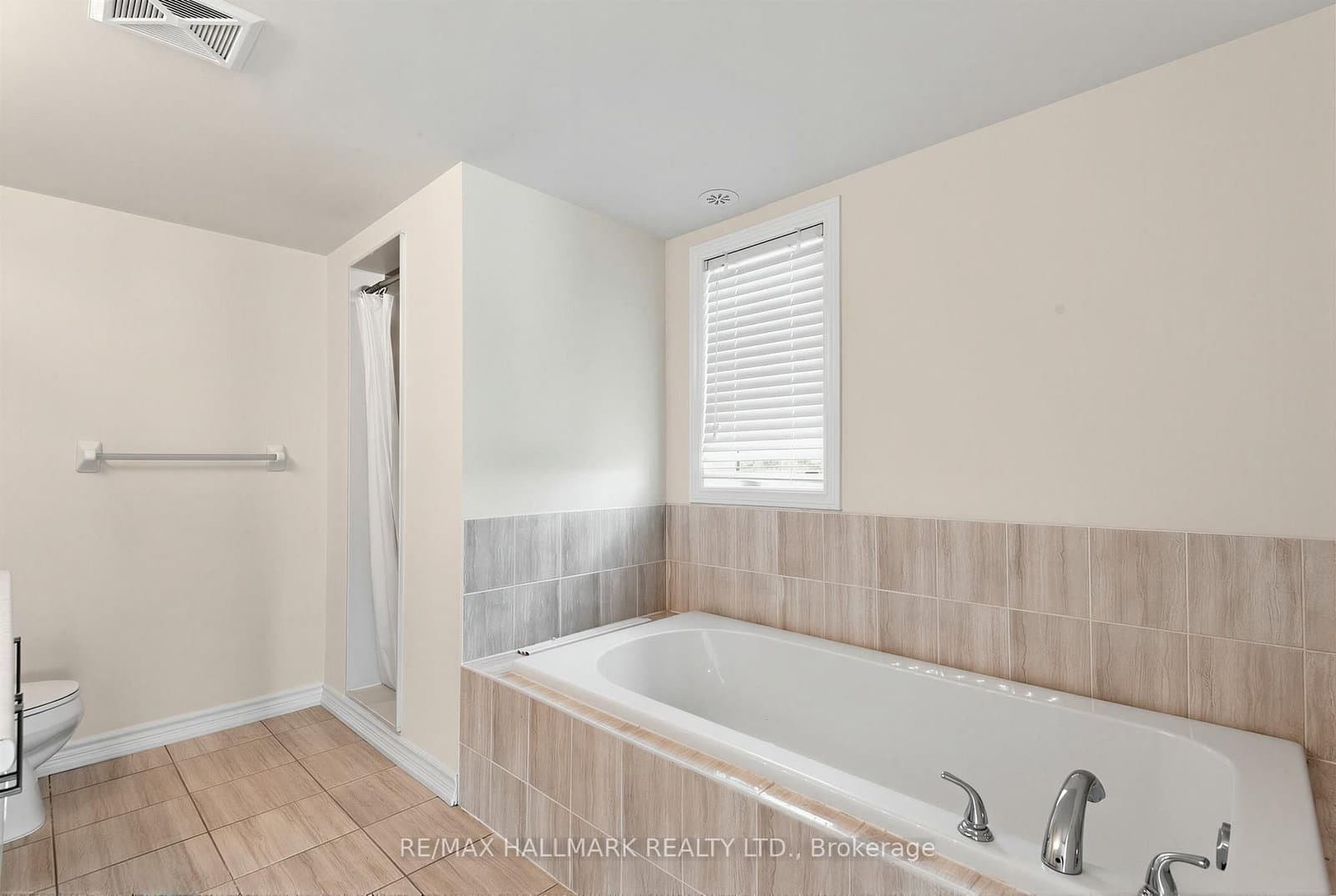 181 Parktree Drive, Unit 1 thumbnail 7