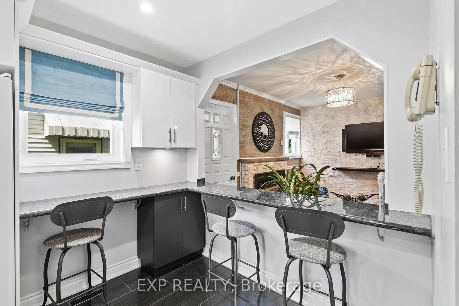 171 Simonston Boulevard thumbnail 6