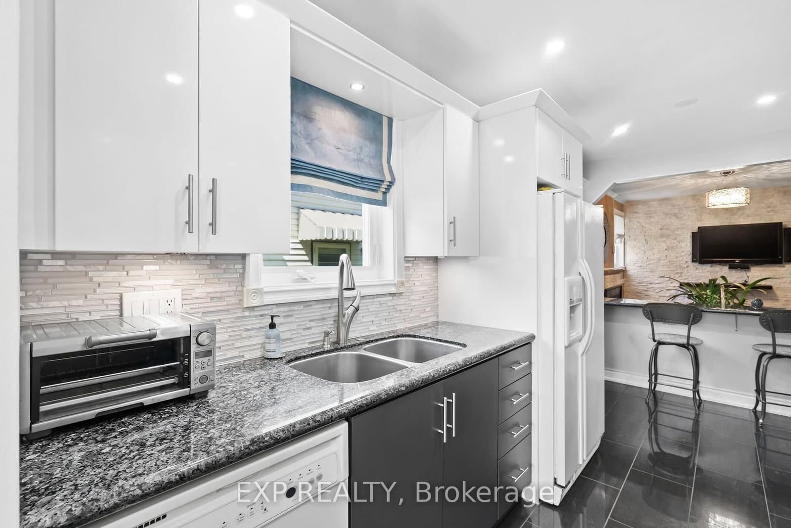 171 Simonston Boulevard thumbnail 9