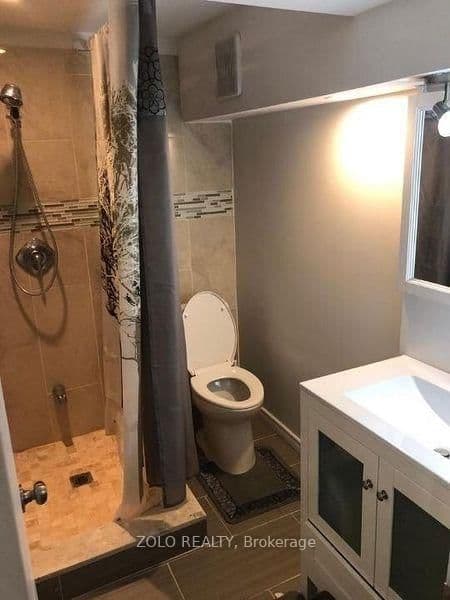 14 Kingsboro Road E, Unit Basement thumbnail 6