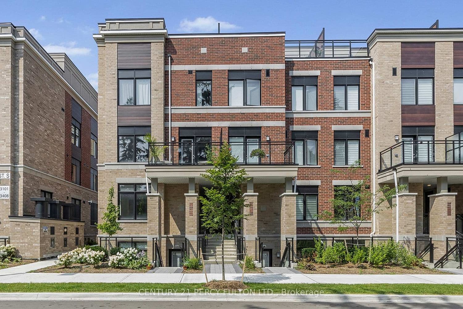 58 Elizabeth Street S, Unit 2208 thumbnail 3
