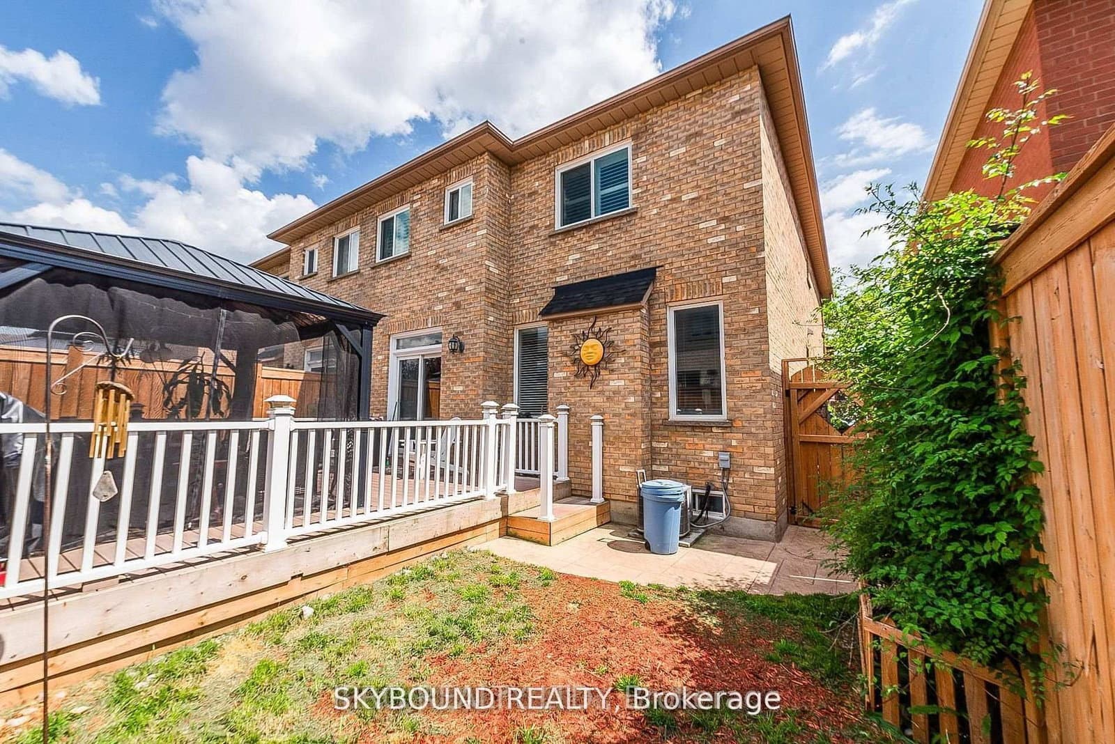 66 Skylark Drive thumbnail 32