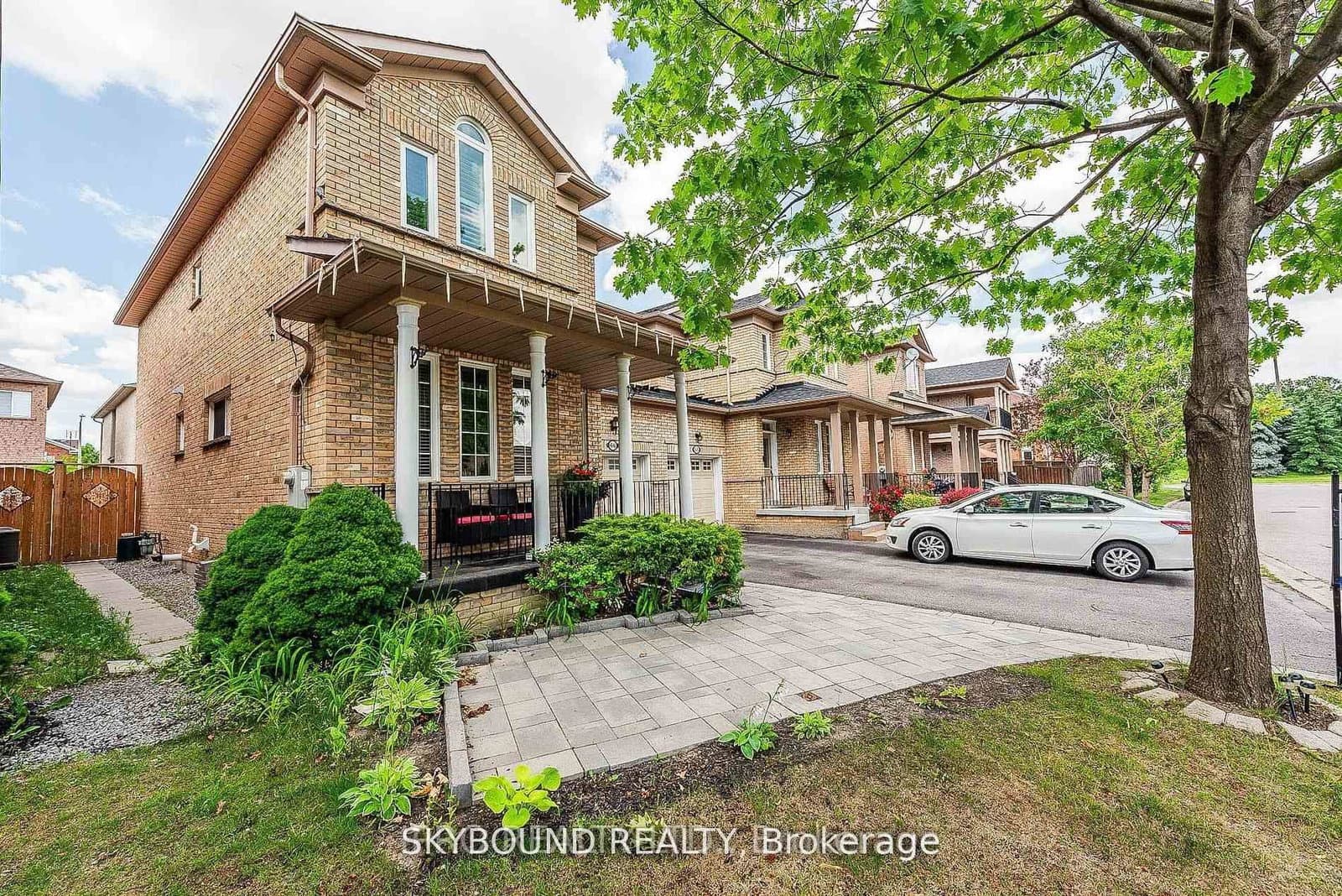 66 Skylark Drive thumbnail 4