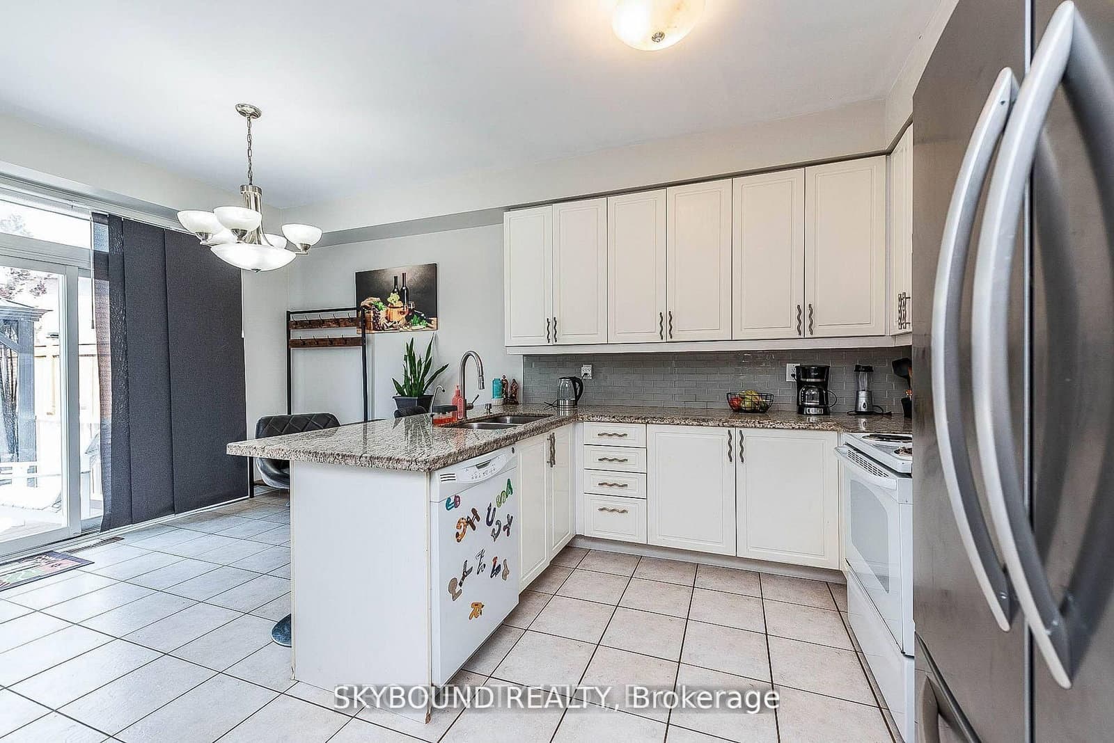 66 Skylark Drive thumbnail 9