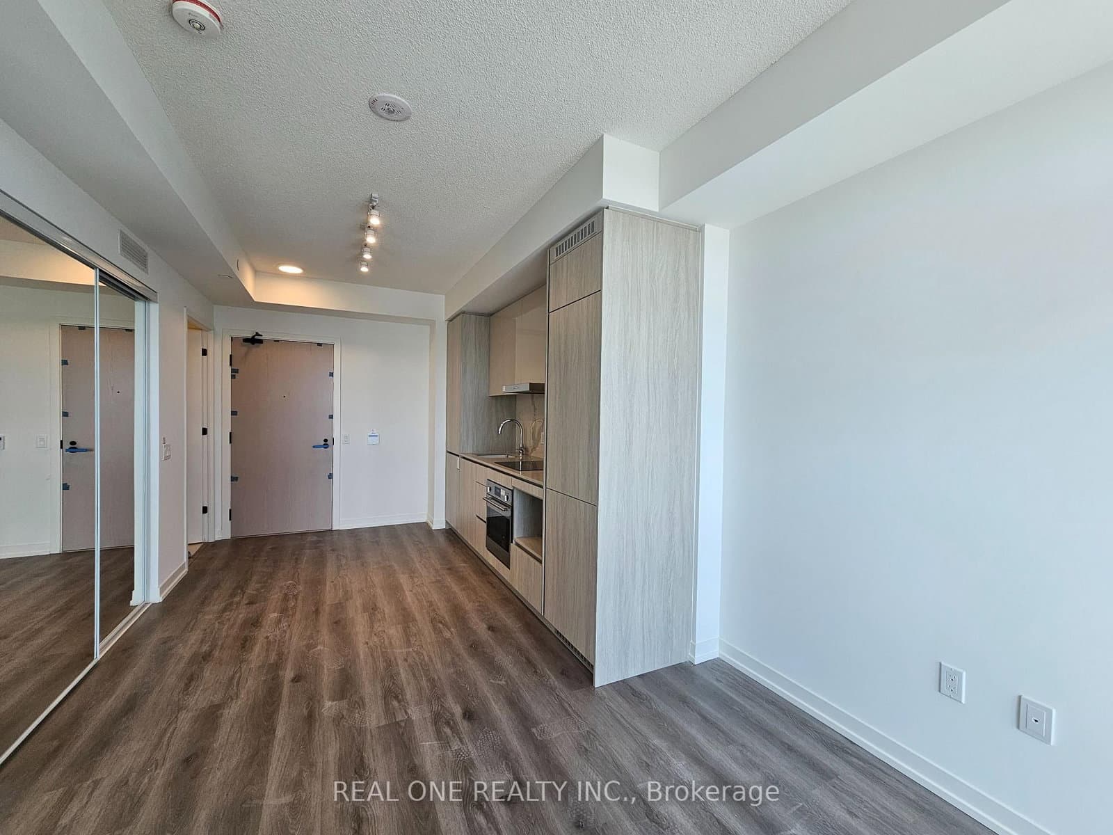 28 Interchange Way, Unit 3611 thumbnail 7