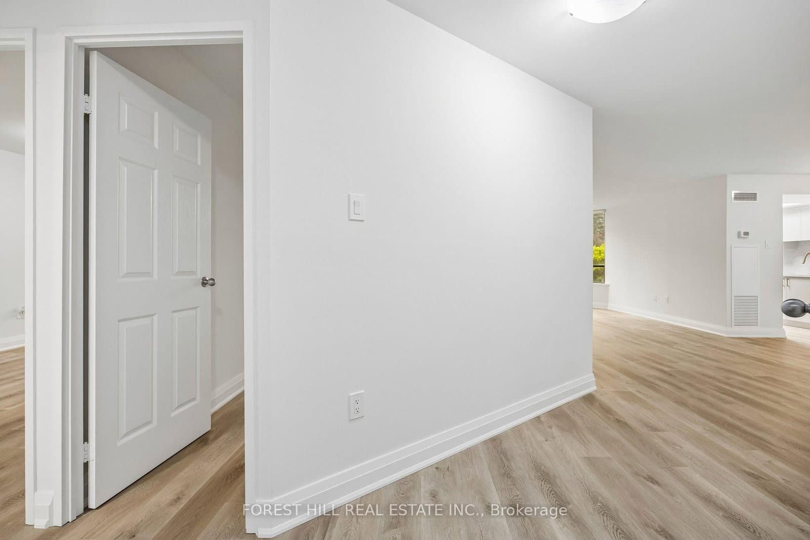 7420 Bathurst Street, Unit 101 thumbnail 4