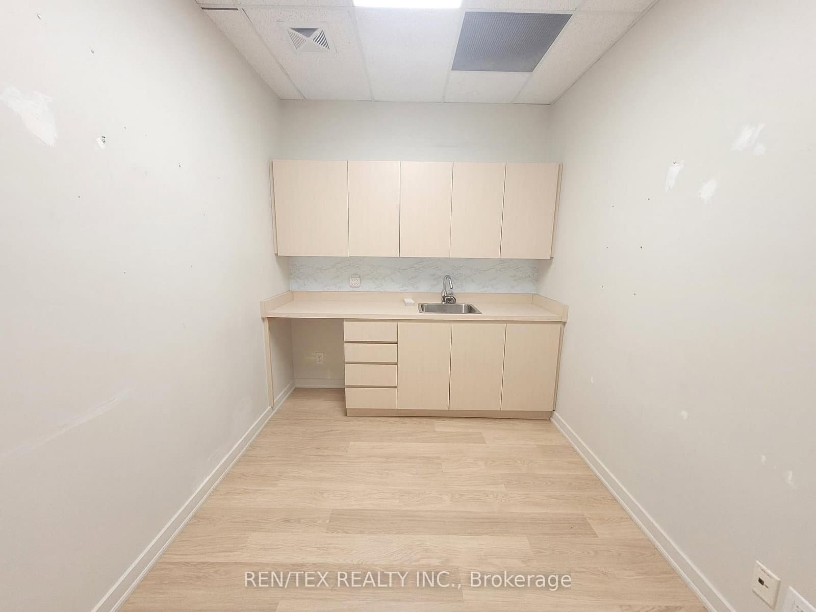 9565 Weston Road, Unit L02 thumbnail 5