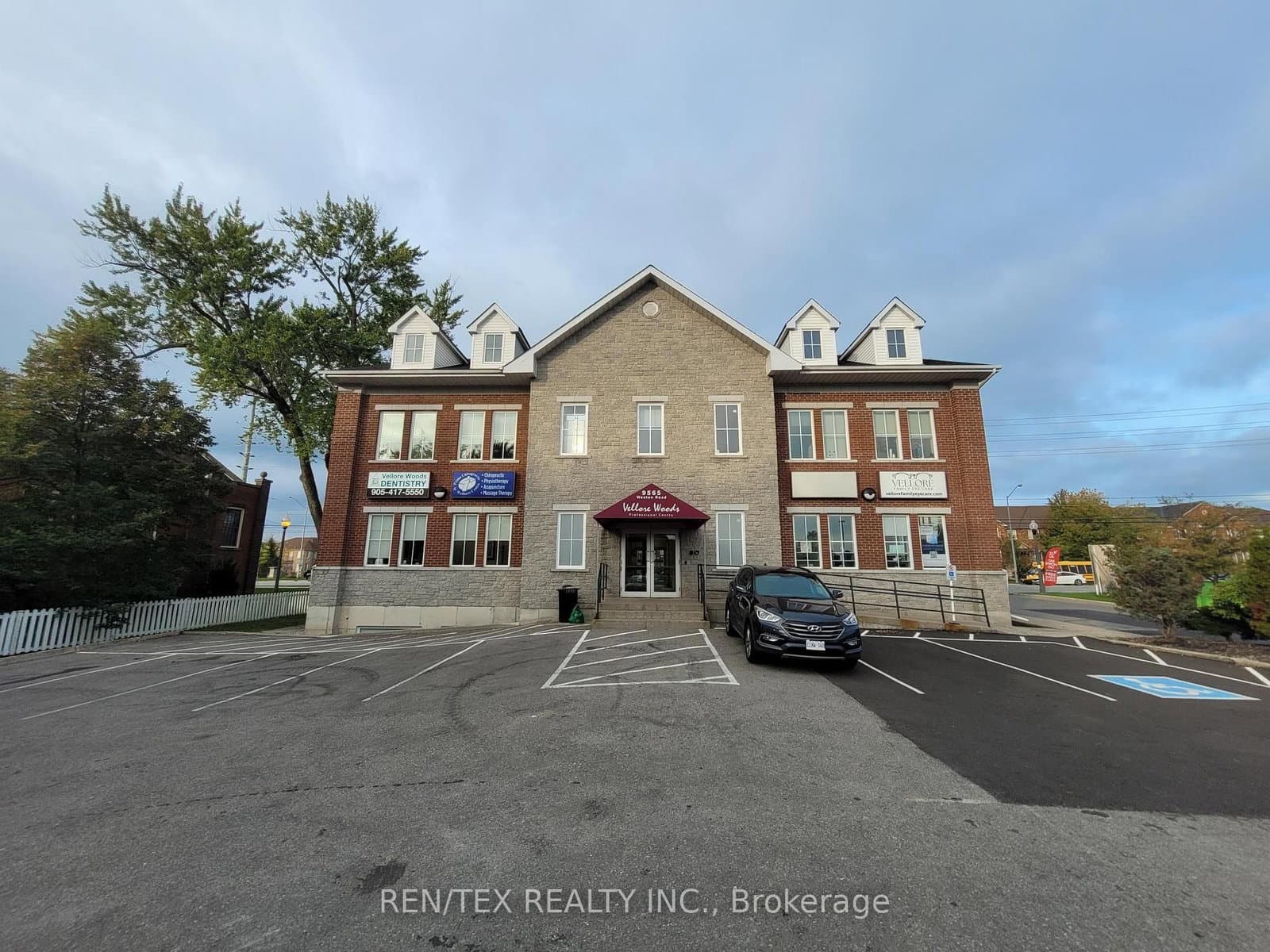 9565 Weston Road, Unit L02 thumbnail 6