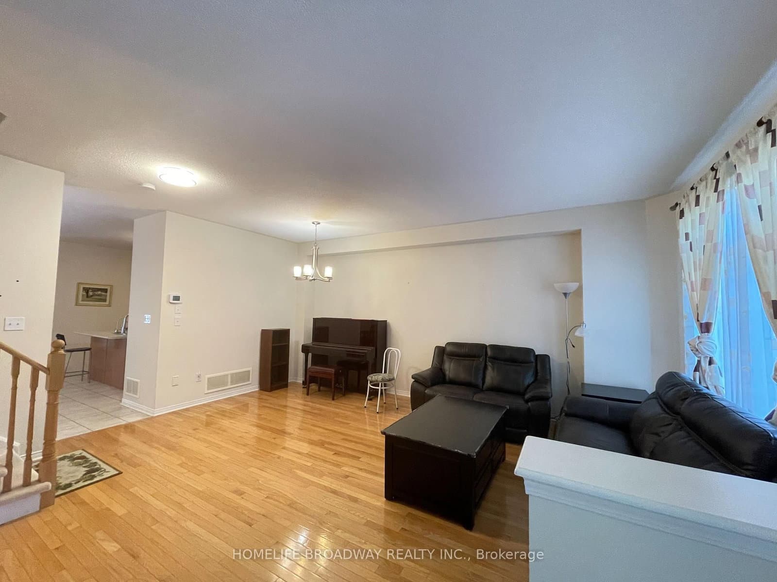 800 Cornell Rouge Boulevard thumbnail 2