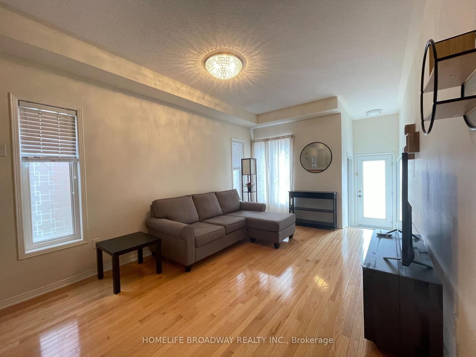 800 Cornell Rouge Boulevard thumbnail 4
