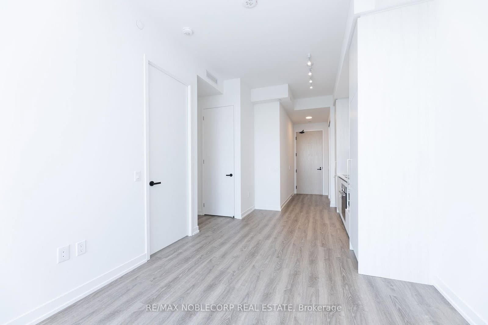 195 Commerce Street, Unit 5317 thumbnail 20