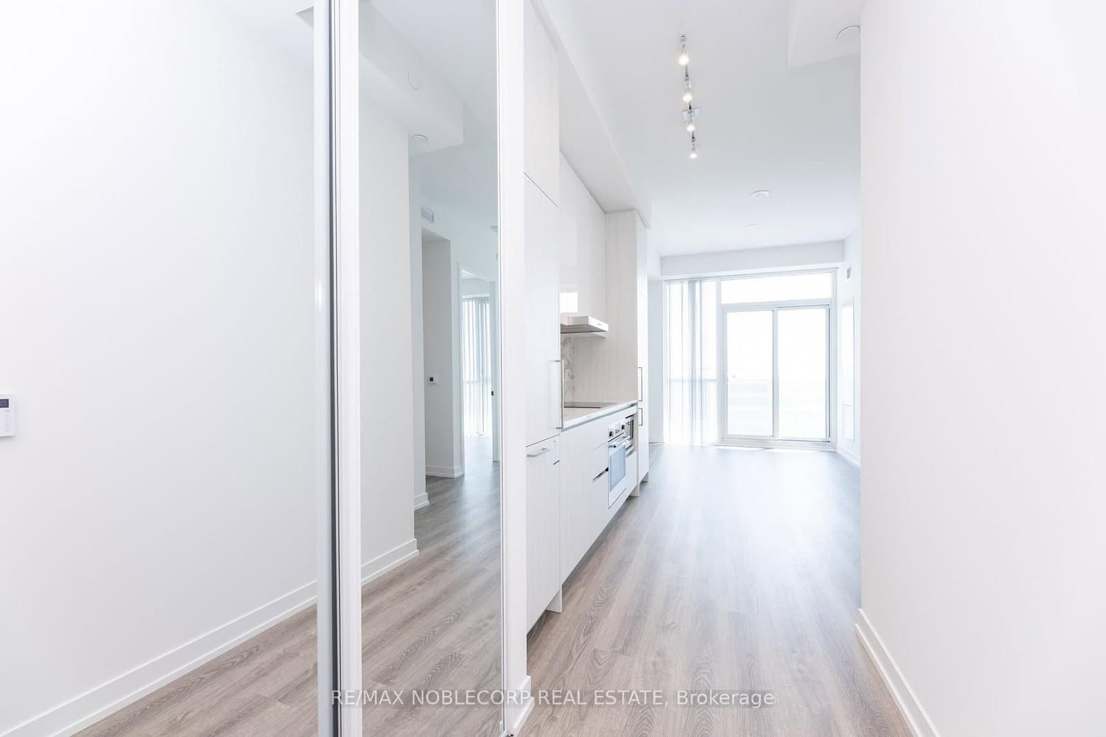 195 Commerce Street, Unit 5317 thumbnail 4