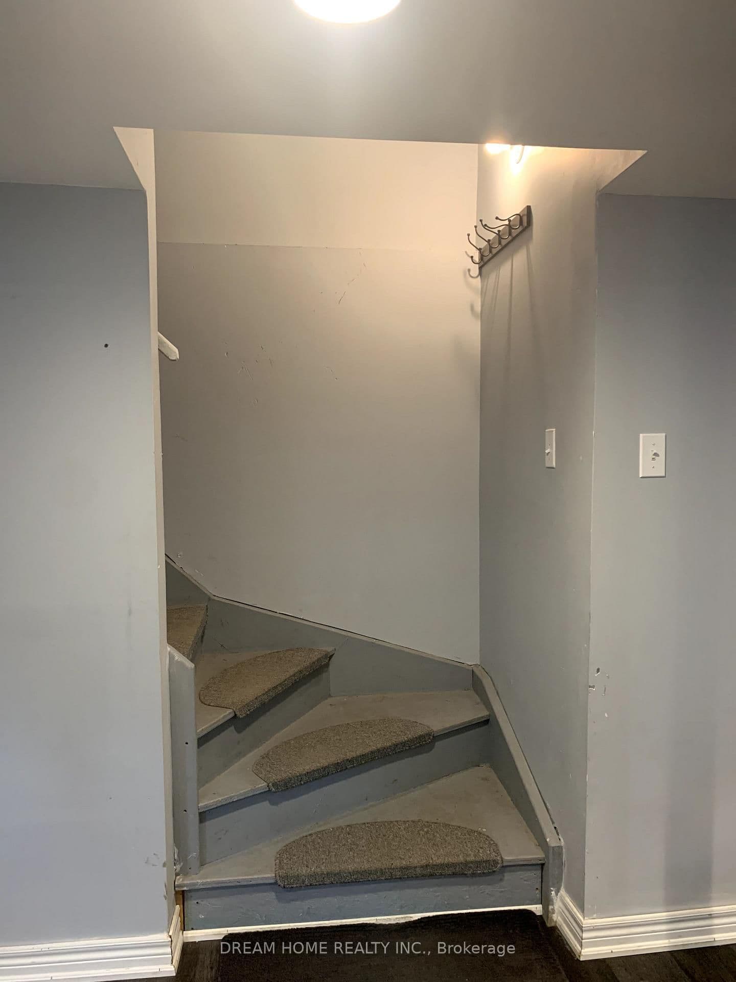 17 River Forest Street, Unit basement room1 thumbnail 3