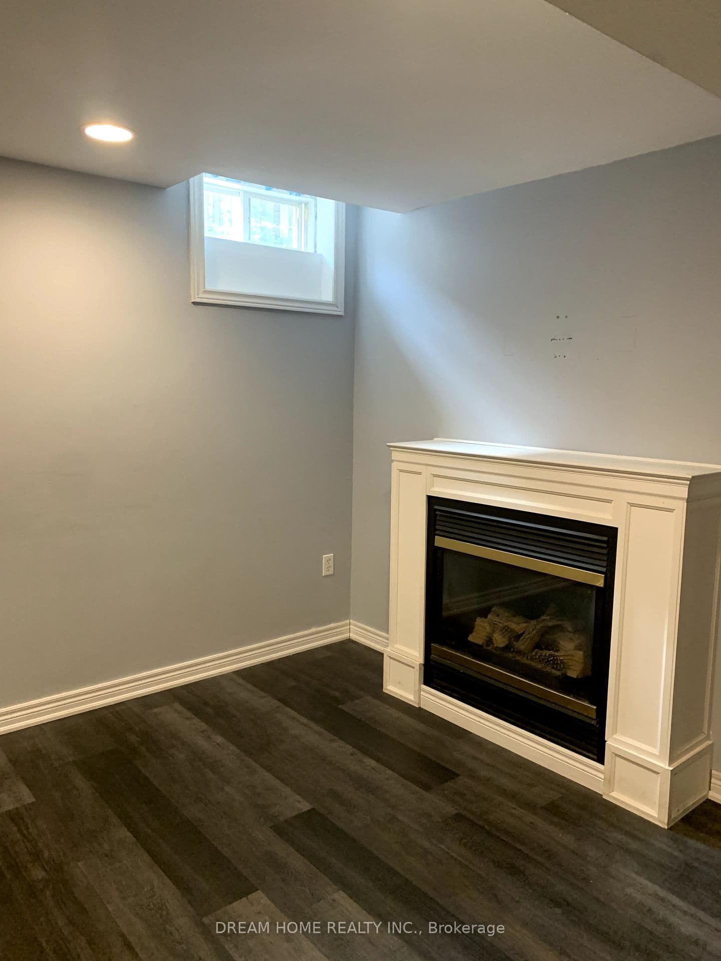 17 River Forest Street, Unit basement room1 thumbnail 6