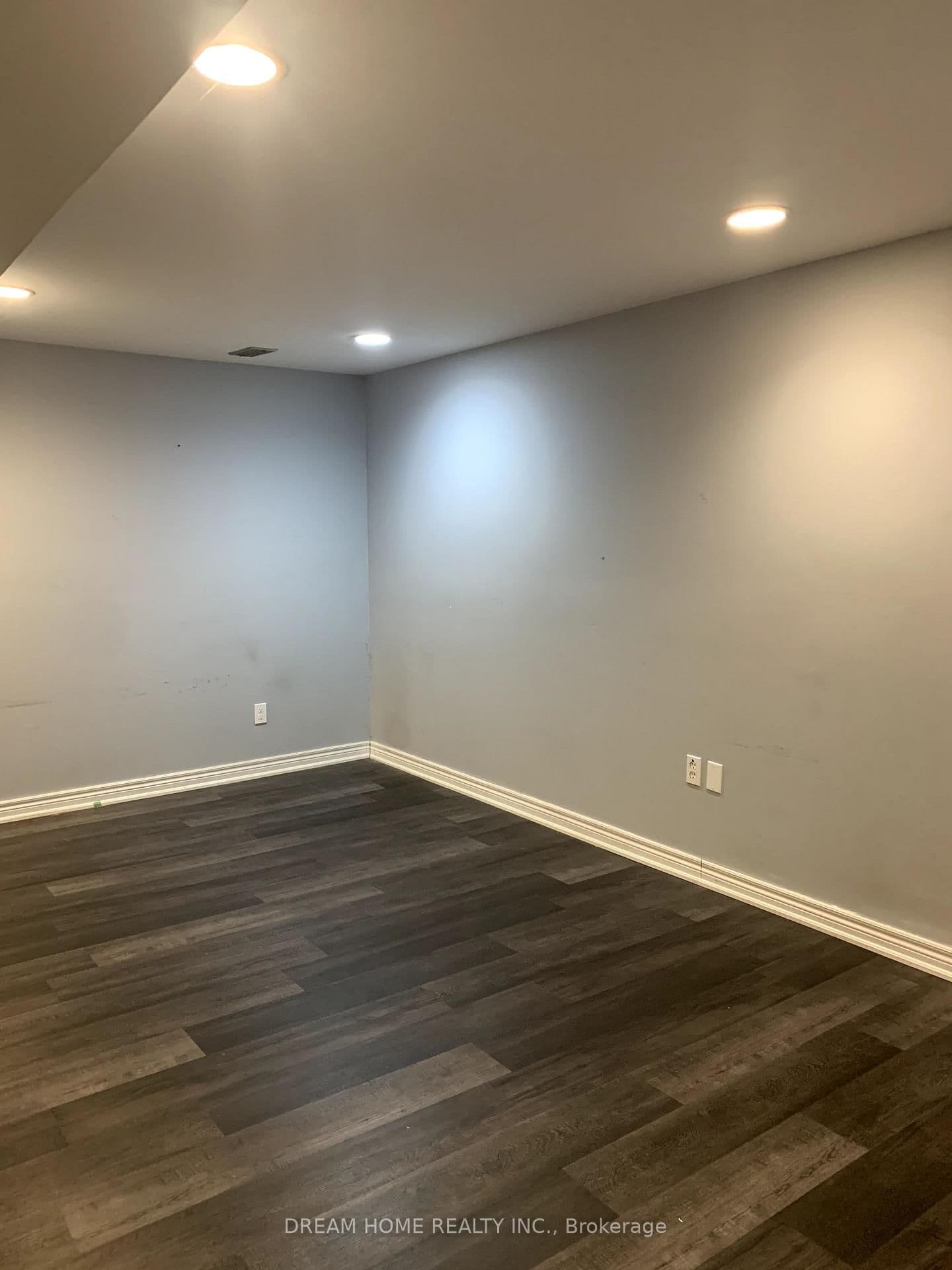 17 River Forest Street, Unit basement room1 thumbnail 7