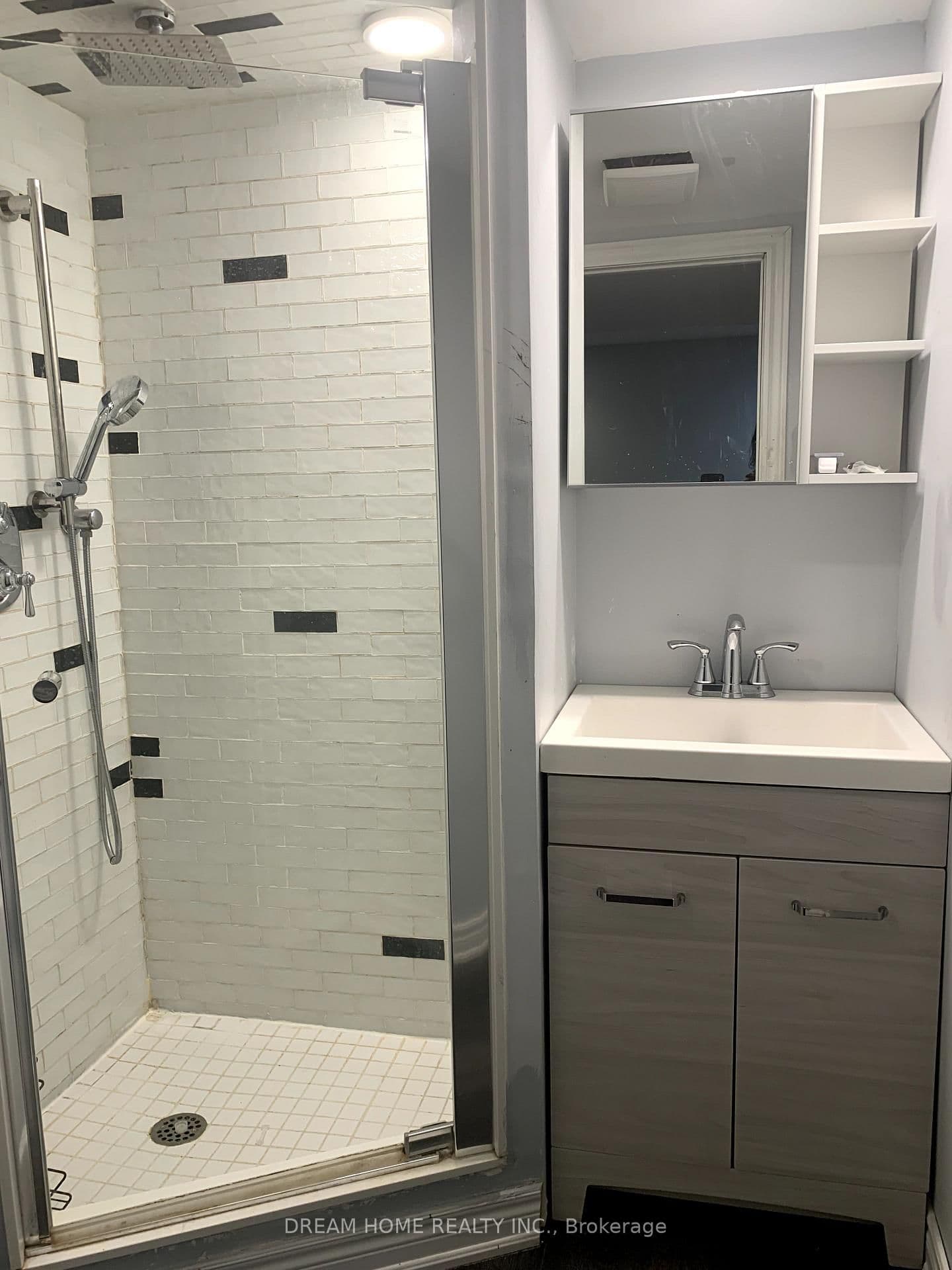 17 River Forest Street, Unit basement room1 thumbnail 8