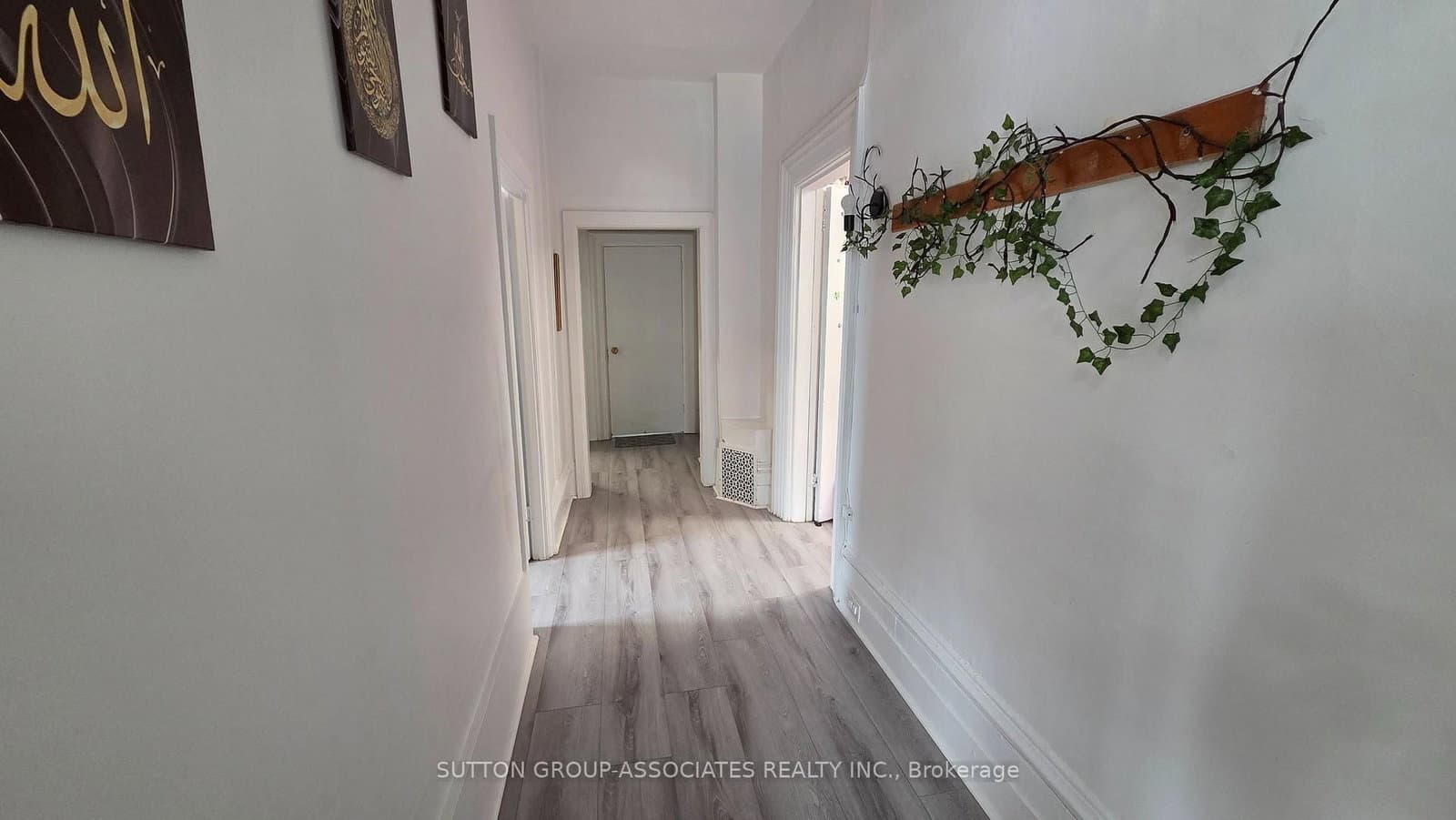 65 Holland Street W, Unit 3 thumbnail 3