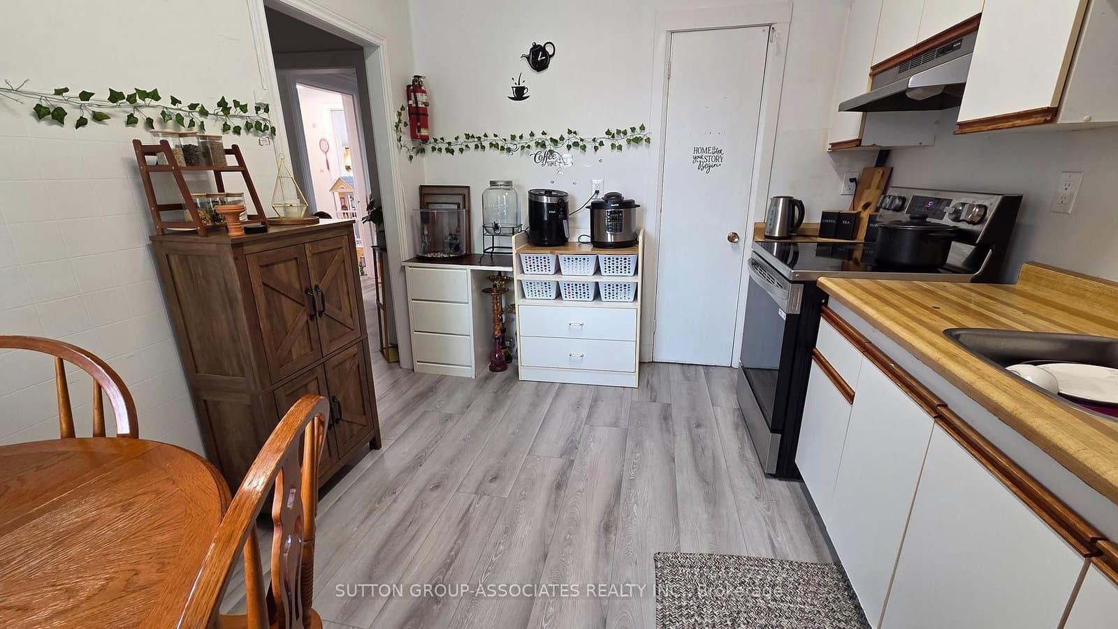 65 Holland Street W, Unit 3 thumbnail 4