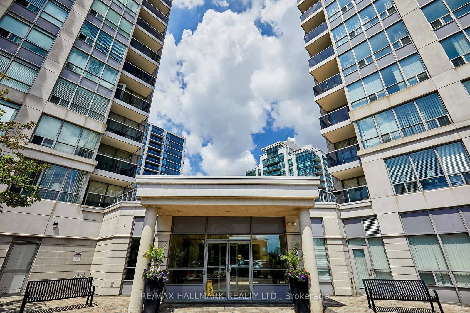 60 Disera Drive, Unit 307 thumbnail 3