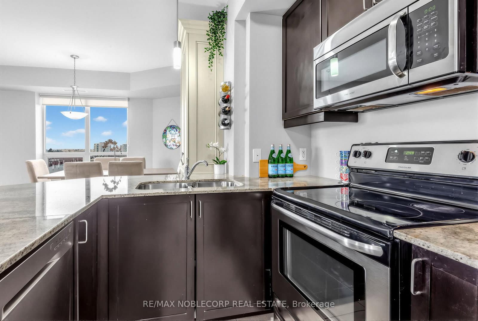 7730 Kipling Avenue, Unit 610 thumbnail 4