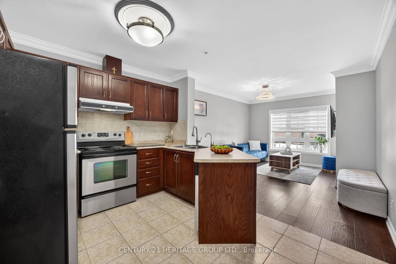 112 Simcoe Road, Unit 214 thumbnail 2
