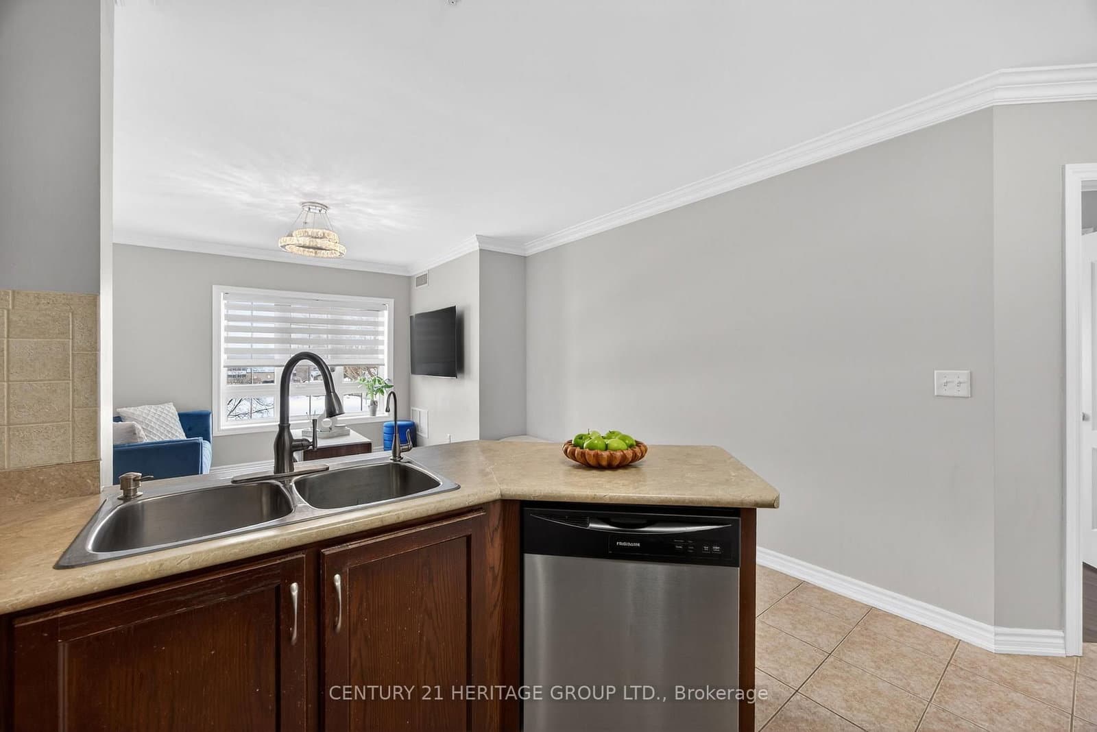 112 Simcoe Road, Unit 214 thumbnail 20