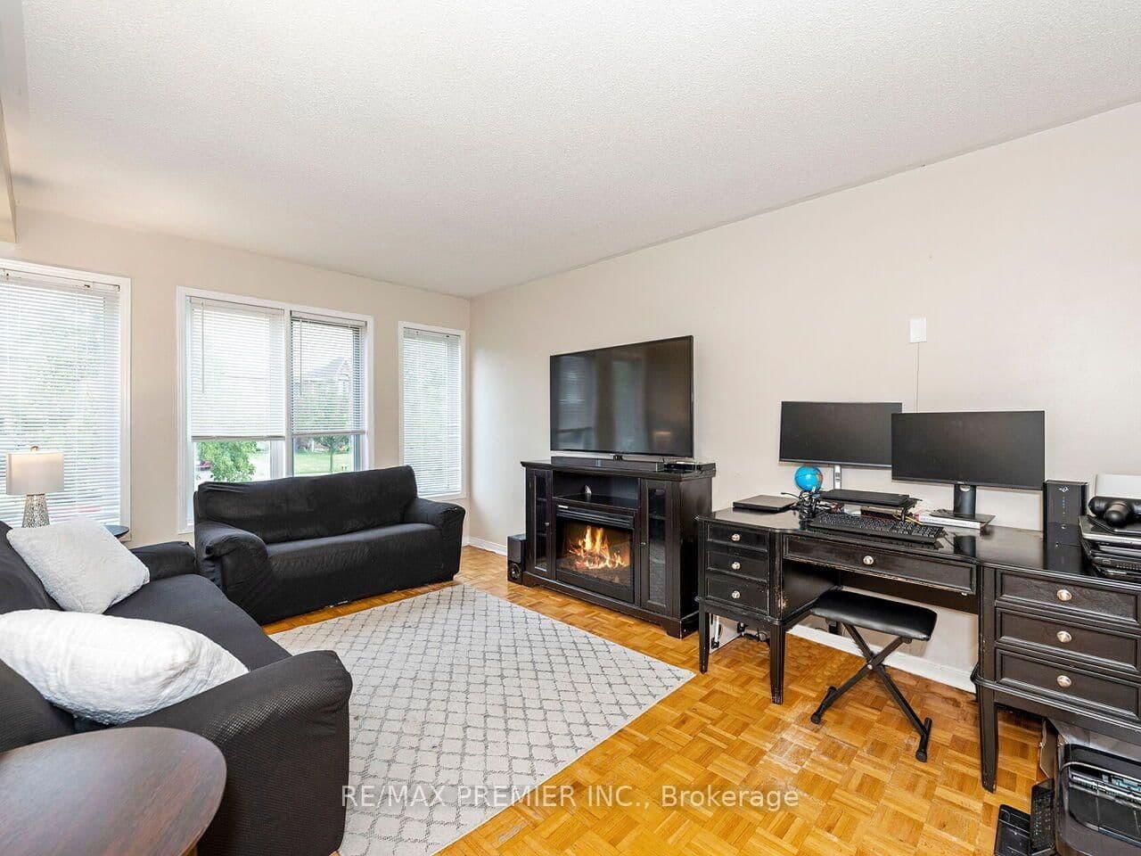 32 Stonebriar Drive thumbnail 7