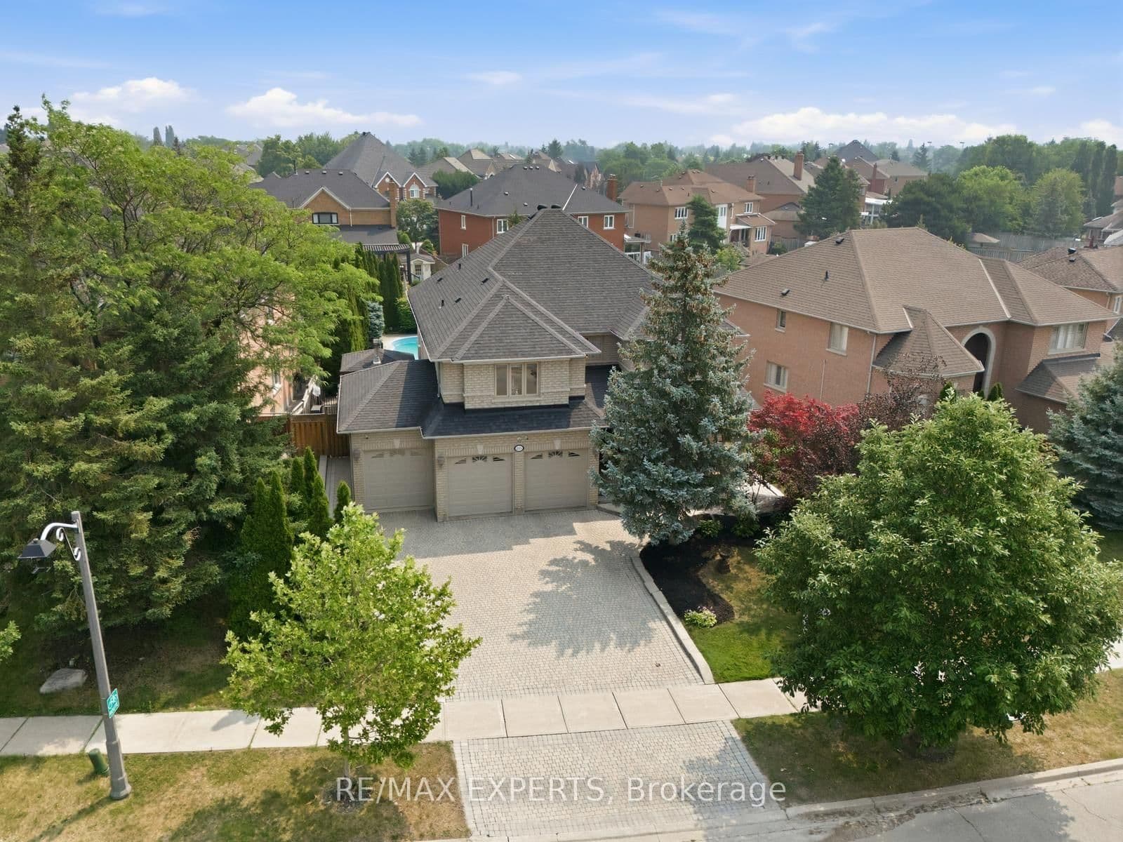 215 Velmar Drive thumbnail 2
