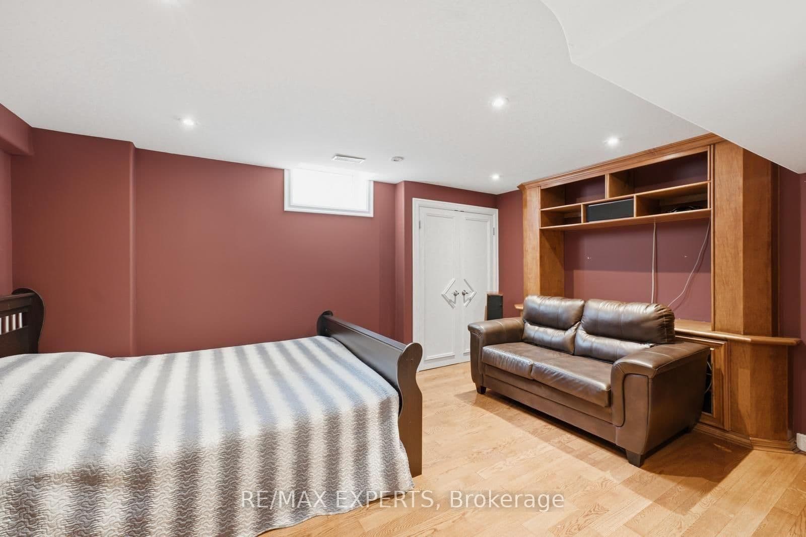 215 Velmar Drive thumbnail 35