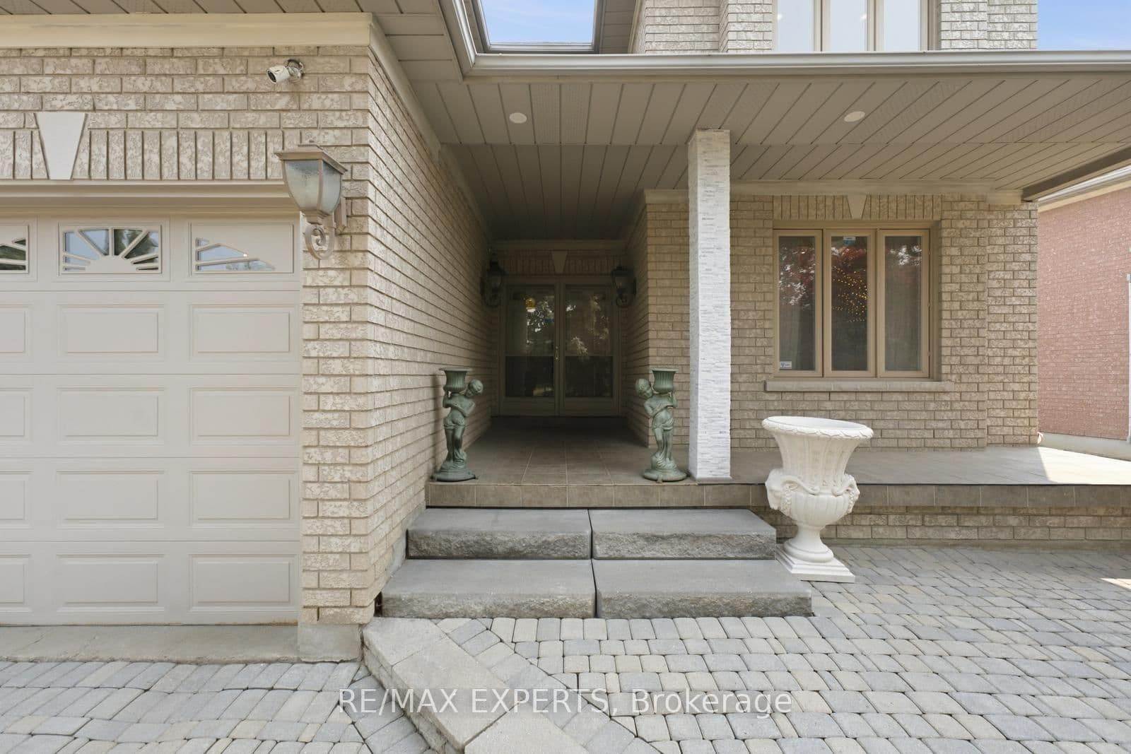 215 Velmar Drive thumbnail 4