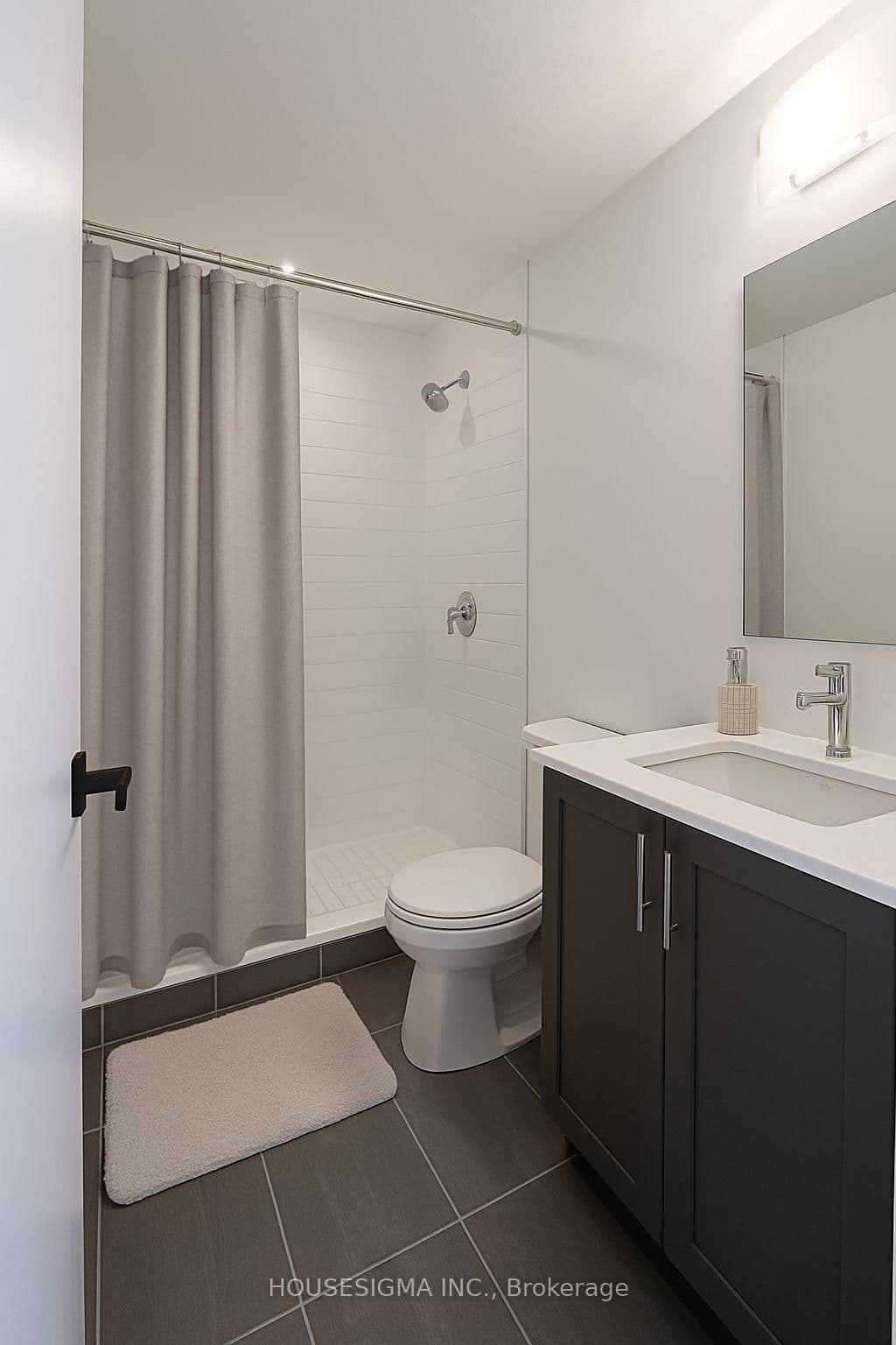 16 Lytham Green Circ Circle, Unit 1 thumbnail 4
