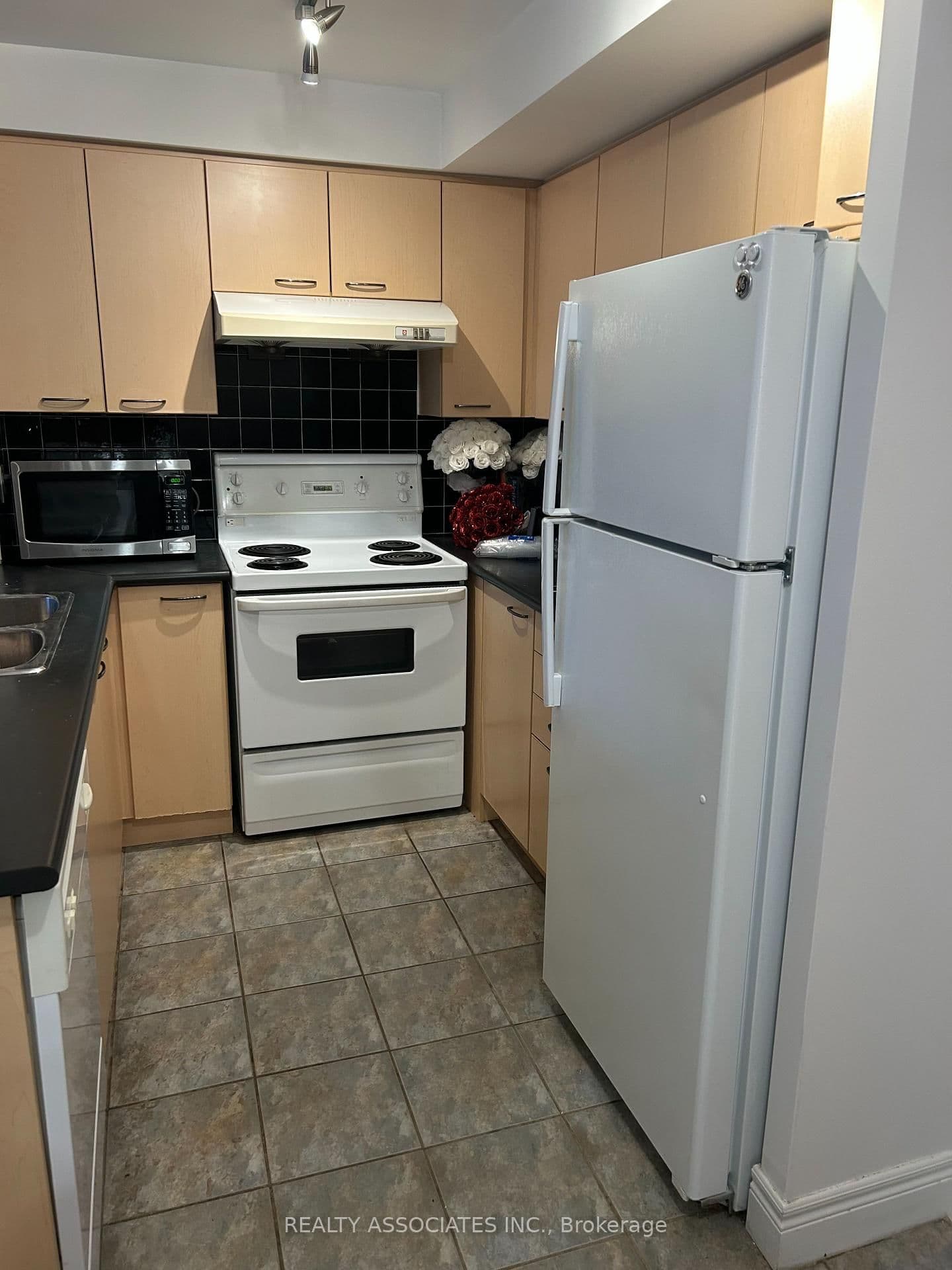62 Suncrest Boulevard, Unit 902 thumbnail 8