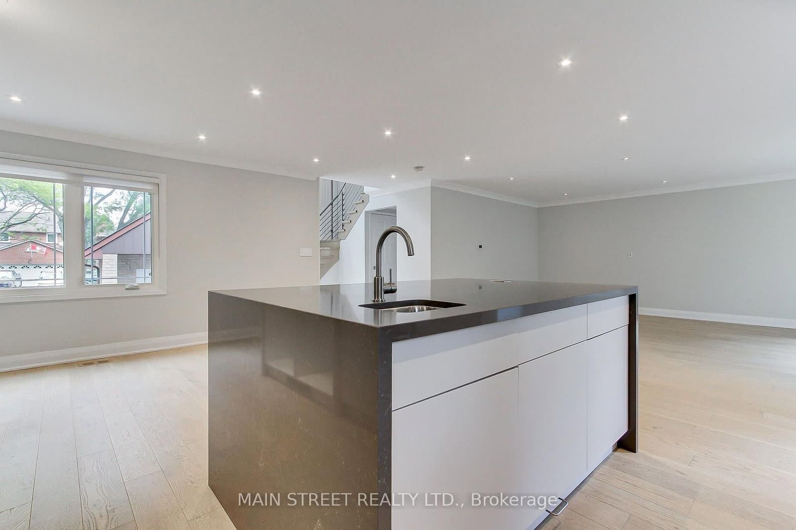 27 Murdock Avenue thumbnail 10