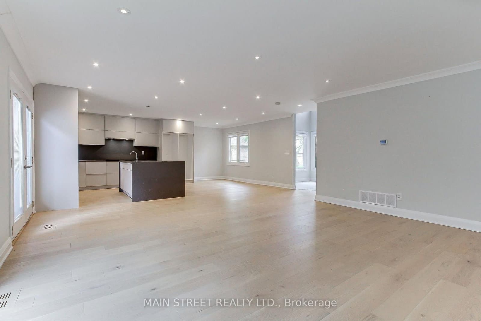 27 Murdock Avenue thumbnail 16