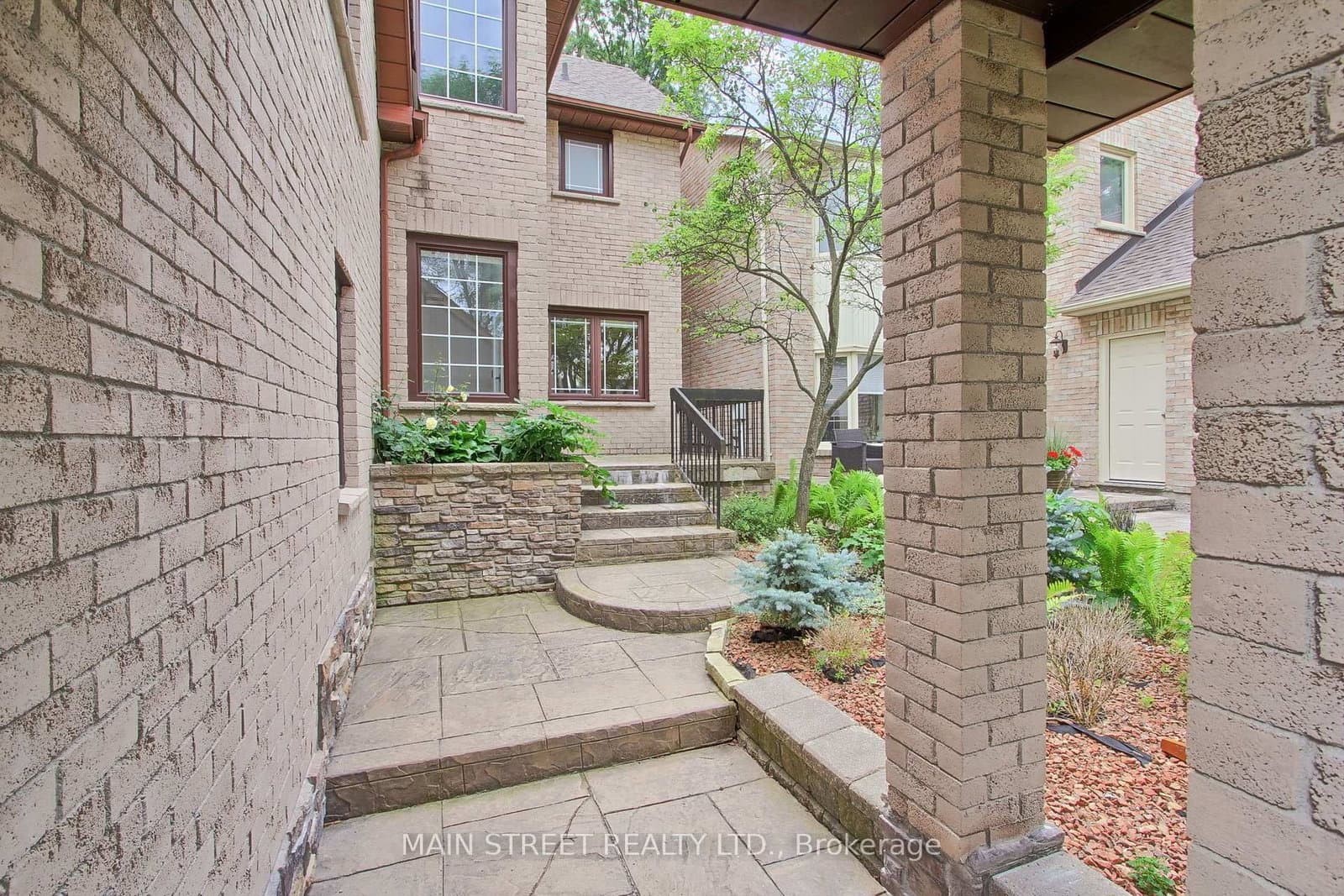 27 Murdock Avenue thumbnail 3
