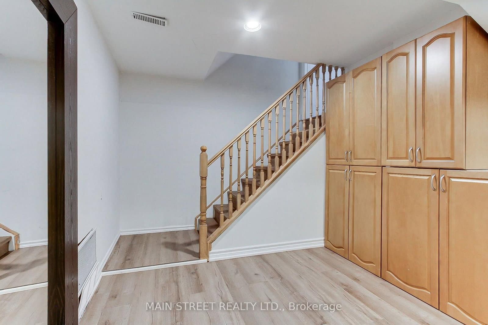 27 Murdock Avenue thumbnail 33