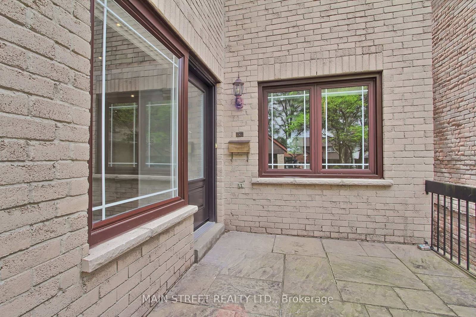 27 Murdock Avenue thumbnail 4