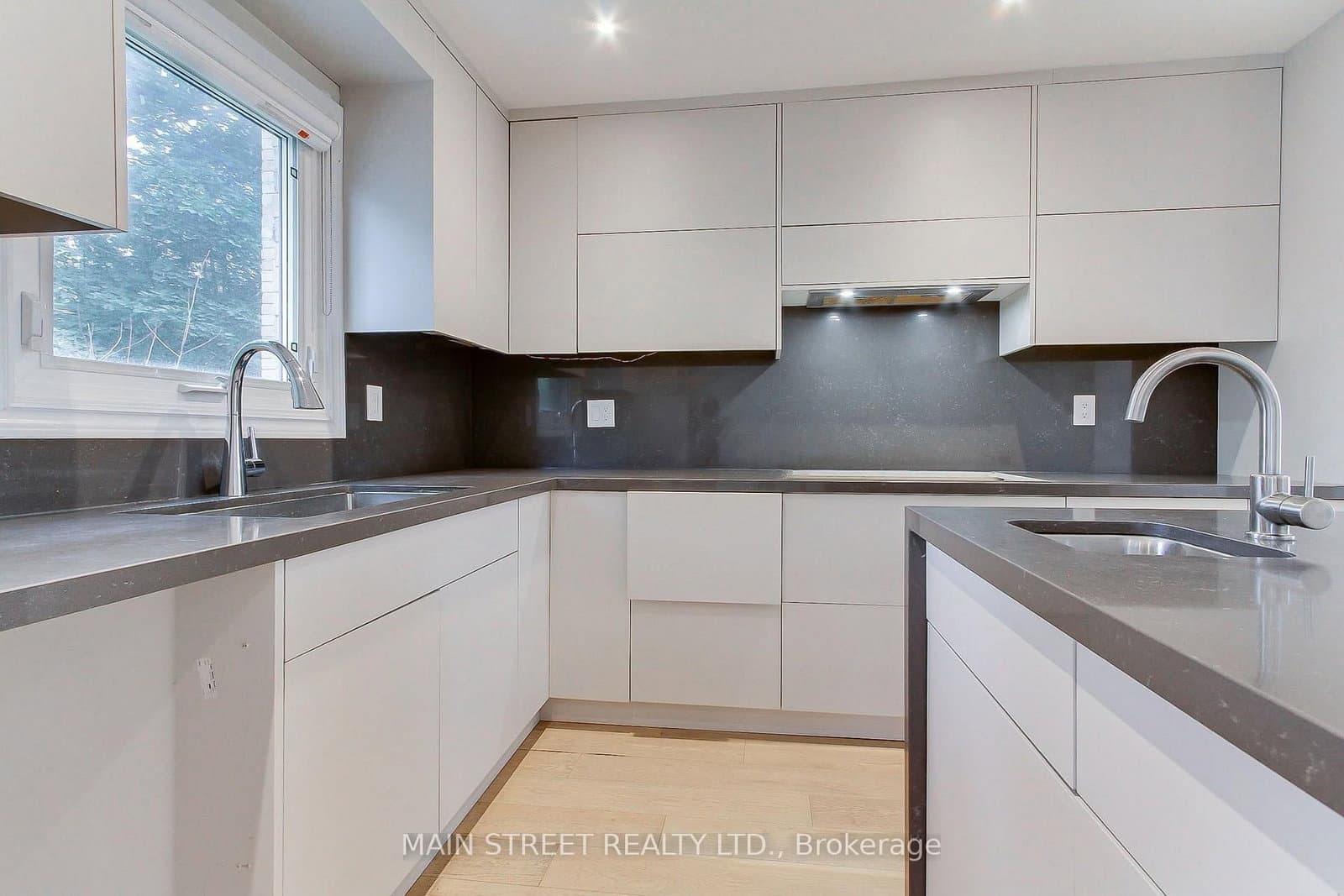 27 Murdock Avenue thumbnail 9