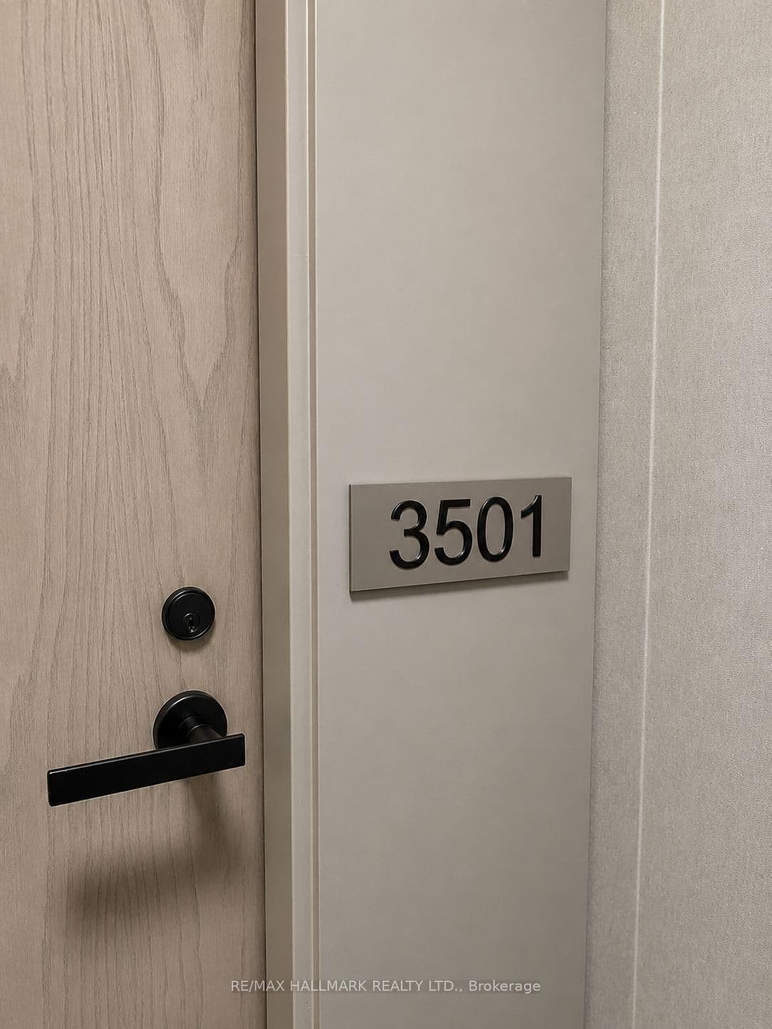 8 Interchange Way, Unit 3501 thumbnail 7