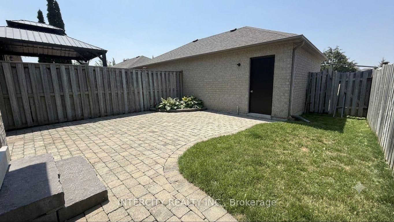 12 Castle Park Boulevard thumbnail 12