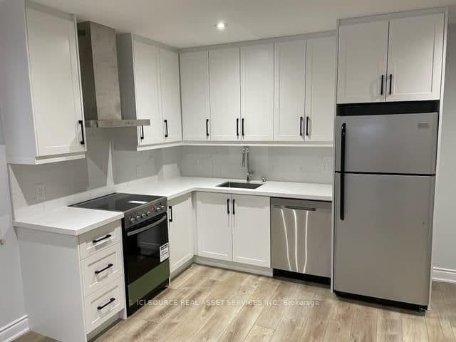 71 Vaughan Boulevard, Unit Basement - Image 1
