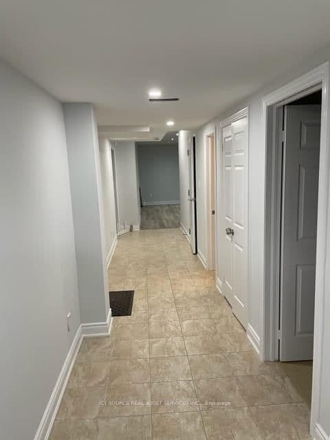 71 Vaughan Boulevard, Unit Basement thumbnail 8